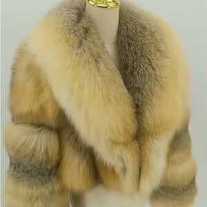 Cream Teddy Jacket with Plush Fur Collar and Voluminous Sleeves